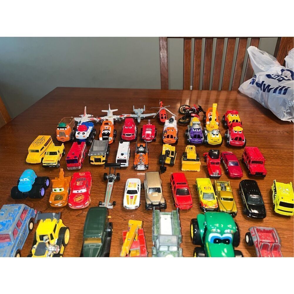 Lot of 45 ERTL, Tonka, Matchbox,Hotwheels, Vintage Cars, Trucks, Planes, etc.  M - Picture 4 of 6